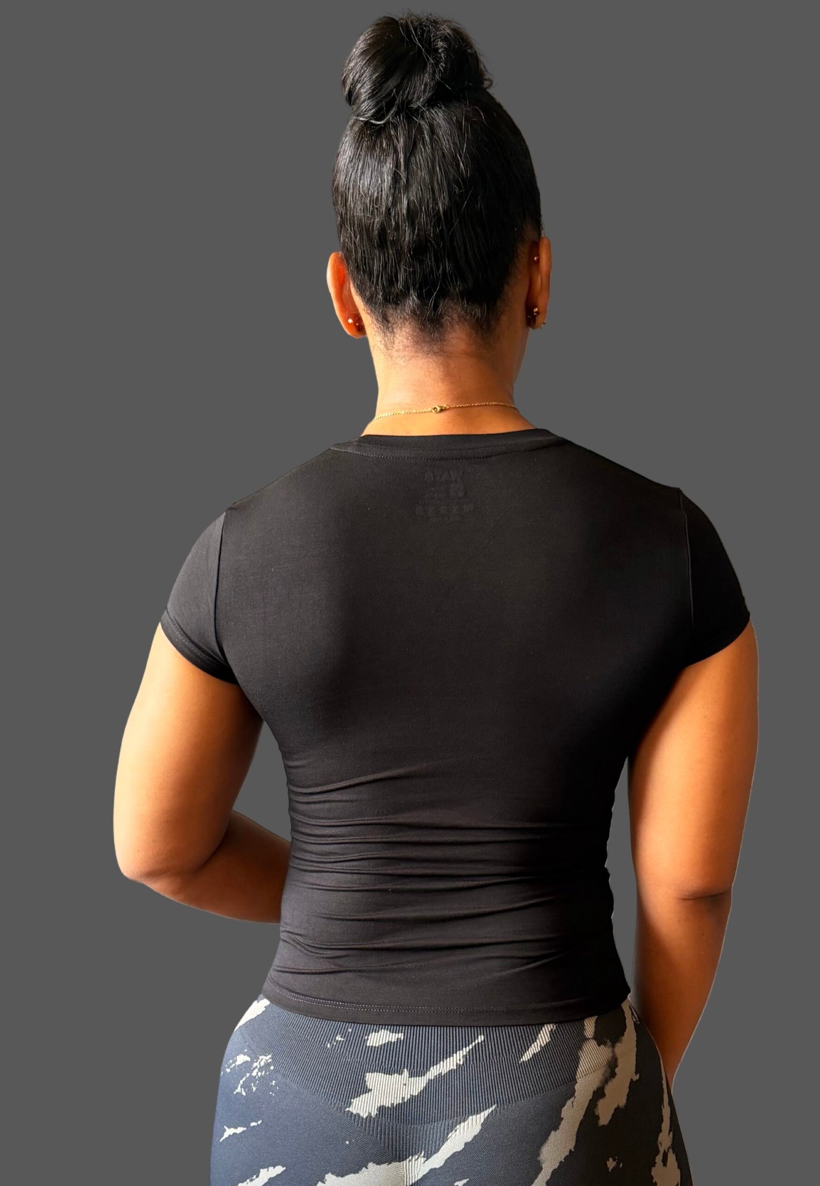 Kalahni T-Shirt - Image 3