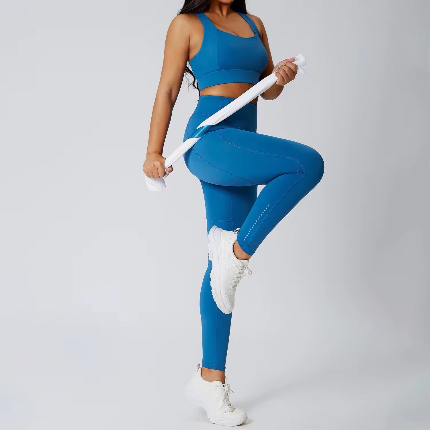 Vyxen Luxe Set - Image 4